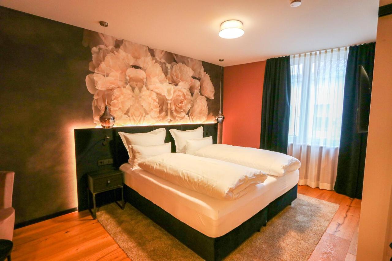 Boutiquehotel Burg Adenbach & Alter Weinbau Bad Neuenahr-Ahrweiler Exterior photo