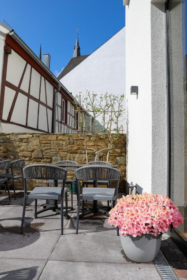 Boutiquehotel Burg Adenbach & Alter Weinbau Bad Neuenahr-Ahrweiler Exterior photo